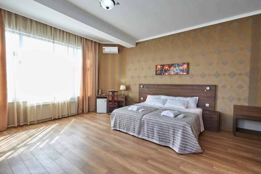 The Hilltop Skyline Hotel Tbilisi Eksteriør bilde
